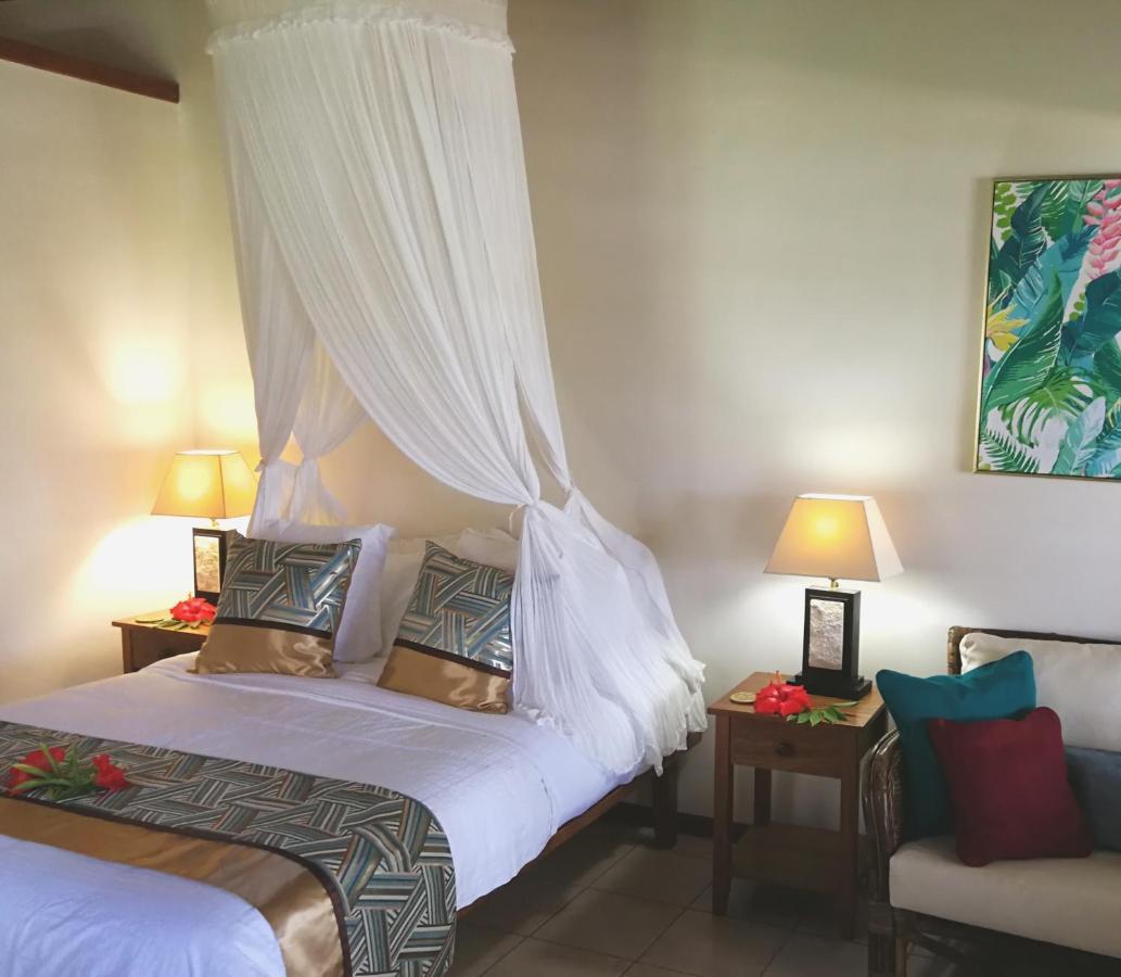 Poppy'S On The Lagoon Port Vila Ngoại thất bức ảnh