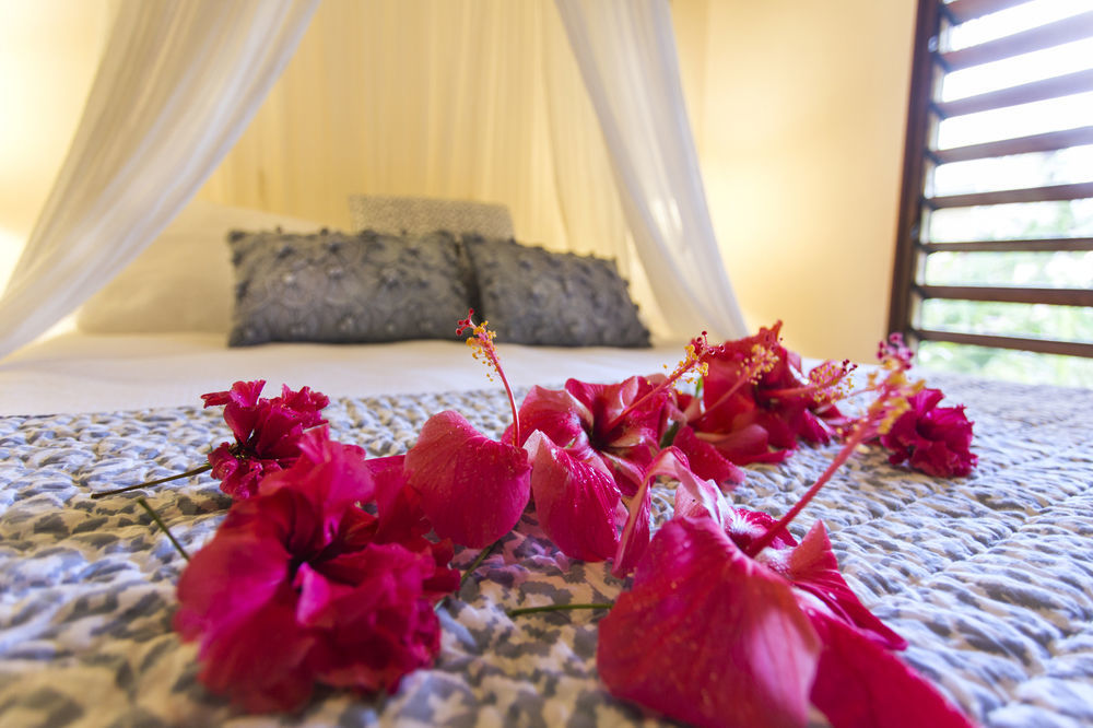Poppy'S On The Lagoon Port Vila Ngoại thất bức ảnh